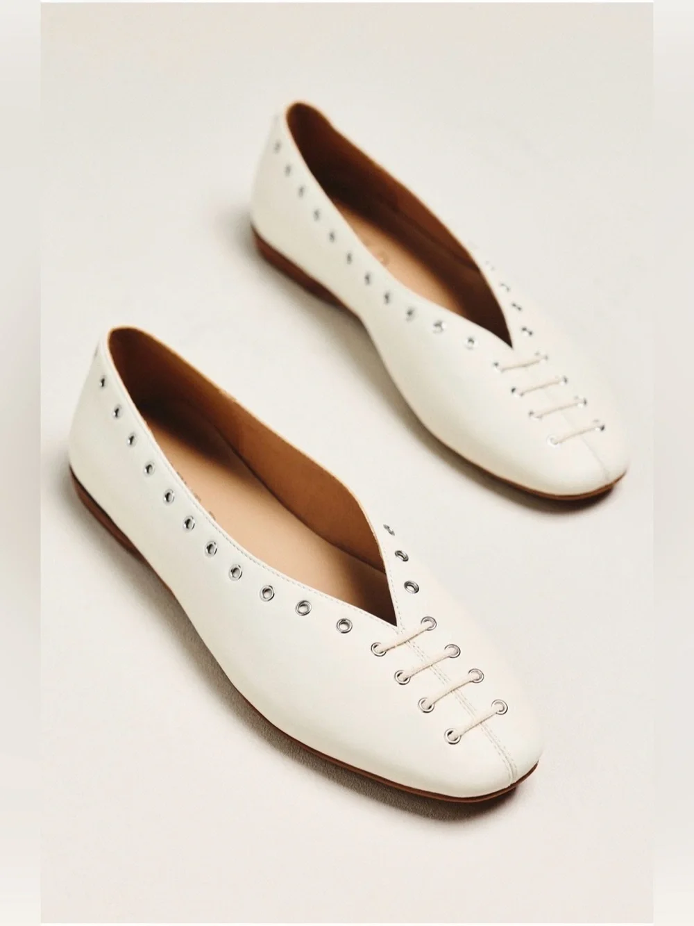 Silent D Lonny Grommet Lace-Up Flats